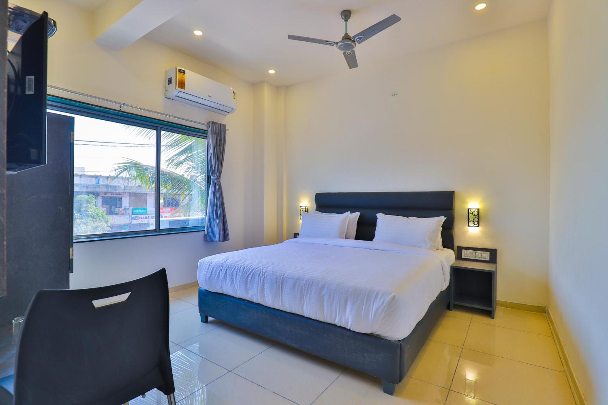 Nova Hotel New Crossroad Rajkot Exterior foto